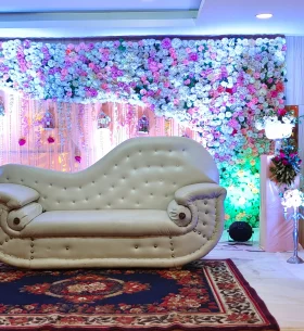 Best banquet hall in Lucknow stage flower decoration