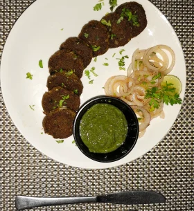 3 star hotels in Gomti Nagar Lucknow restaurant food