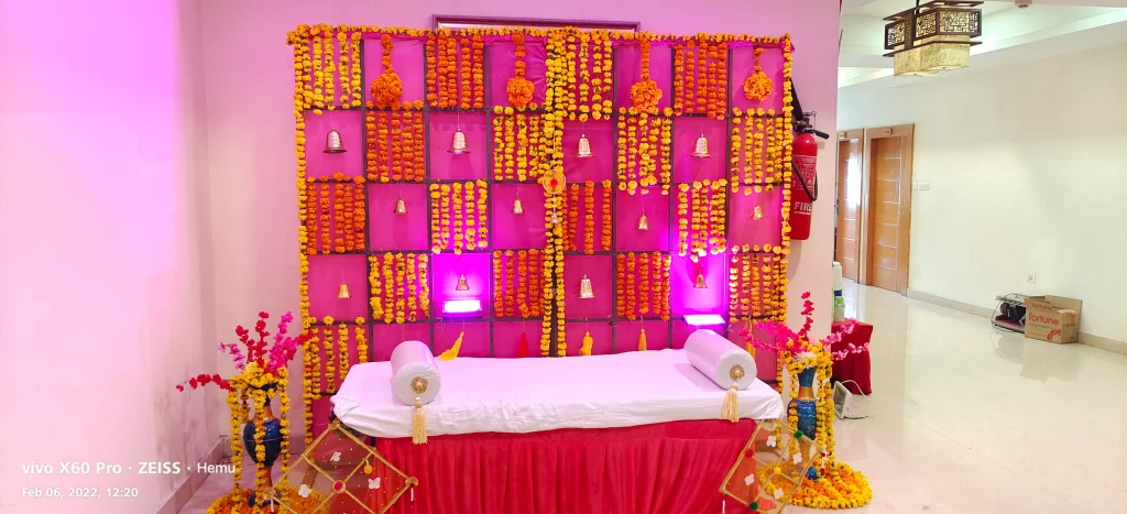 3 star hotels in Gomti Nagar Lucknow wedding stage decoration