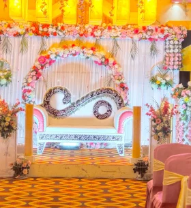 Best banquet hall in Lucknow stage decor